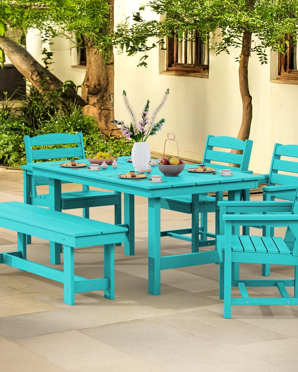 Outdoor Dining & Bar